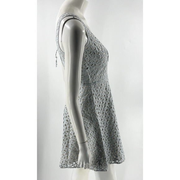 Ann Taylor LOFT Fit Flare Dress Size 4P Blue Eyelet Lace Over Nude Sleeveless - Picture 3 of 6
